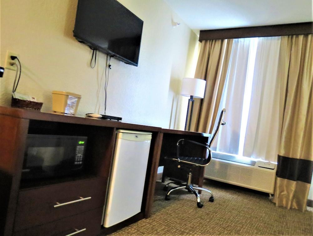 Comfort Inn & Suites Fairborn Near Wright Patterson Afb Exteriér fotografie